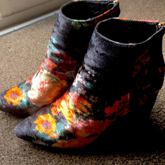 Yoki ladies colourful suede like size 10 ankle boots - Picture 2 of 15